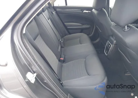 2023 Chrysler 300 Touring z USA, uszkodzony, nr VIN 2C3CCAAG5PH548947